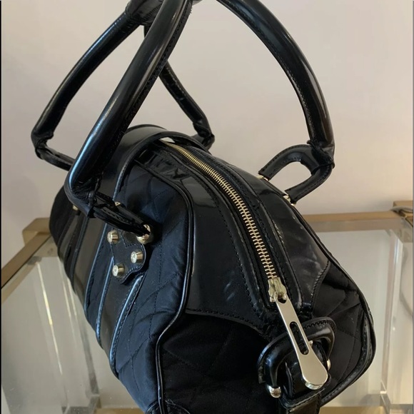 Burberry handbag authentic - Picture 3 of 9
